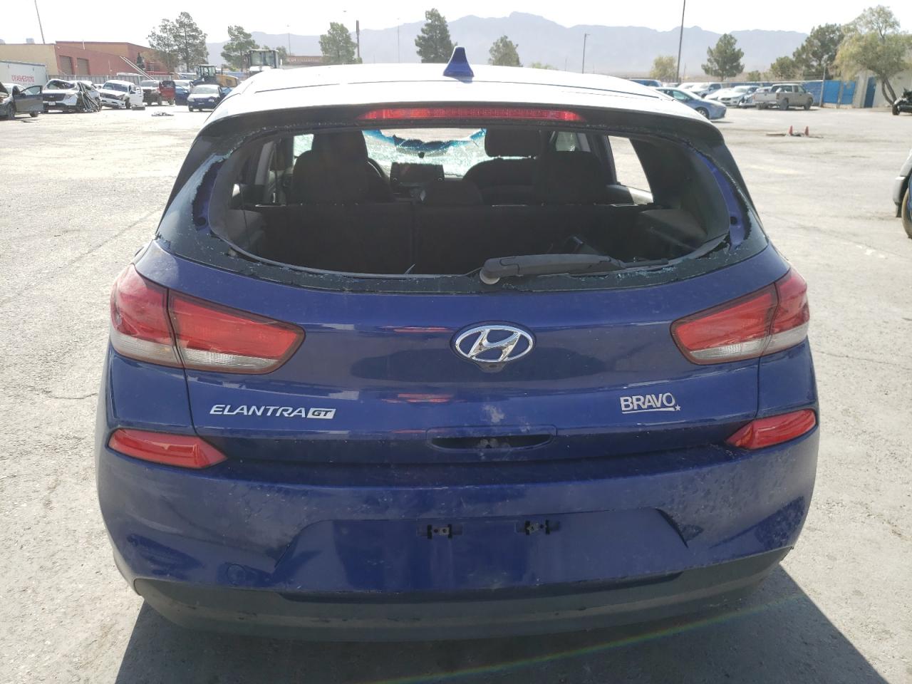 2019 Hyundai Elantra Gt vin: KMHH35LE2KU090726