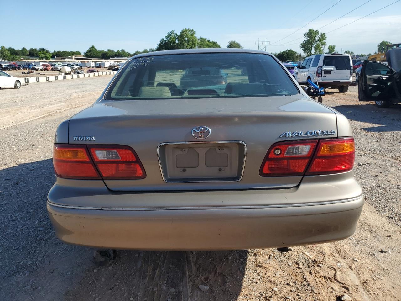 4T1BF18B2WU257385 1998 Toyota Avalon Xl