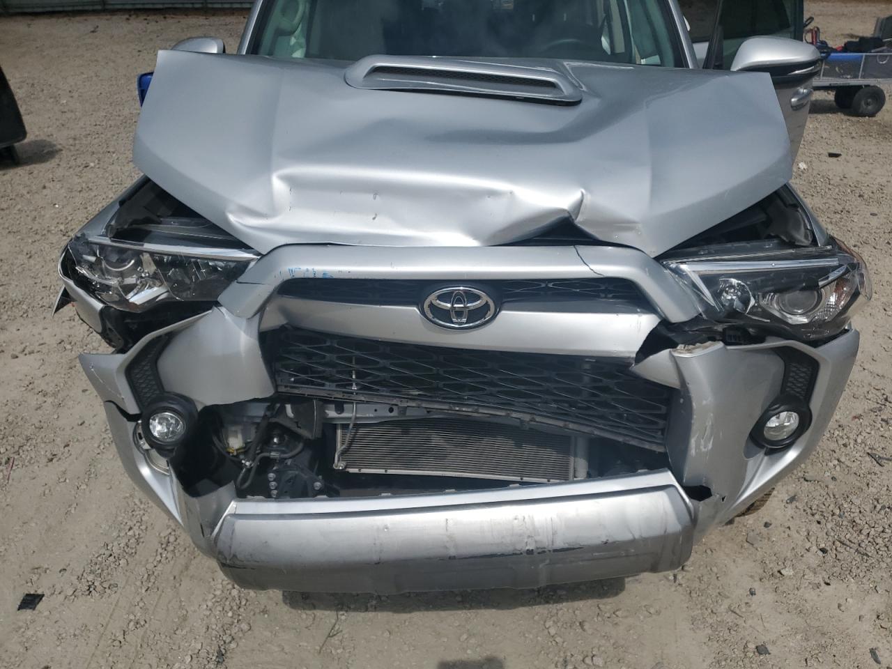 JTEBU5JR8K5713186 2019 Toyota 4Runner Sr5