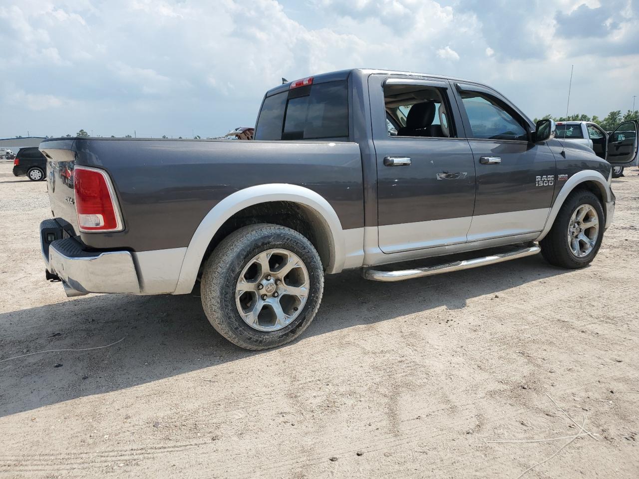 2015 Ram 1500 Laramie vin: 1C6RR7NT3FS776930