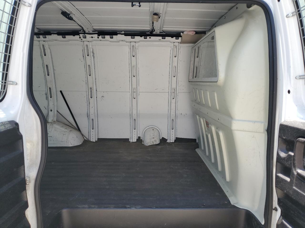 1GCWGFCF8F1107566 2015 Chevrolet Express G2500