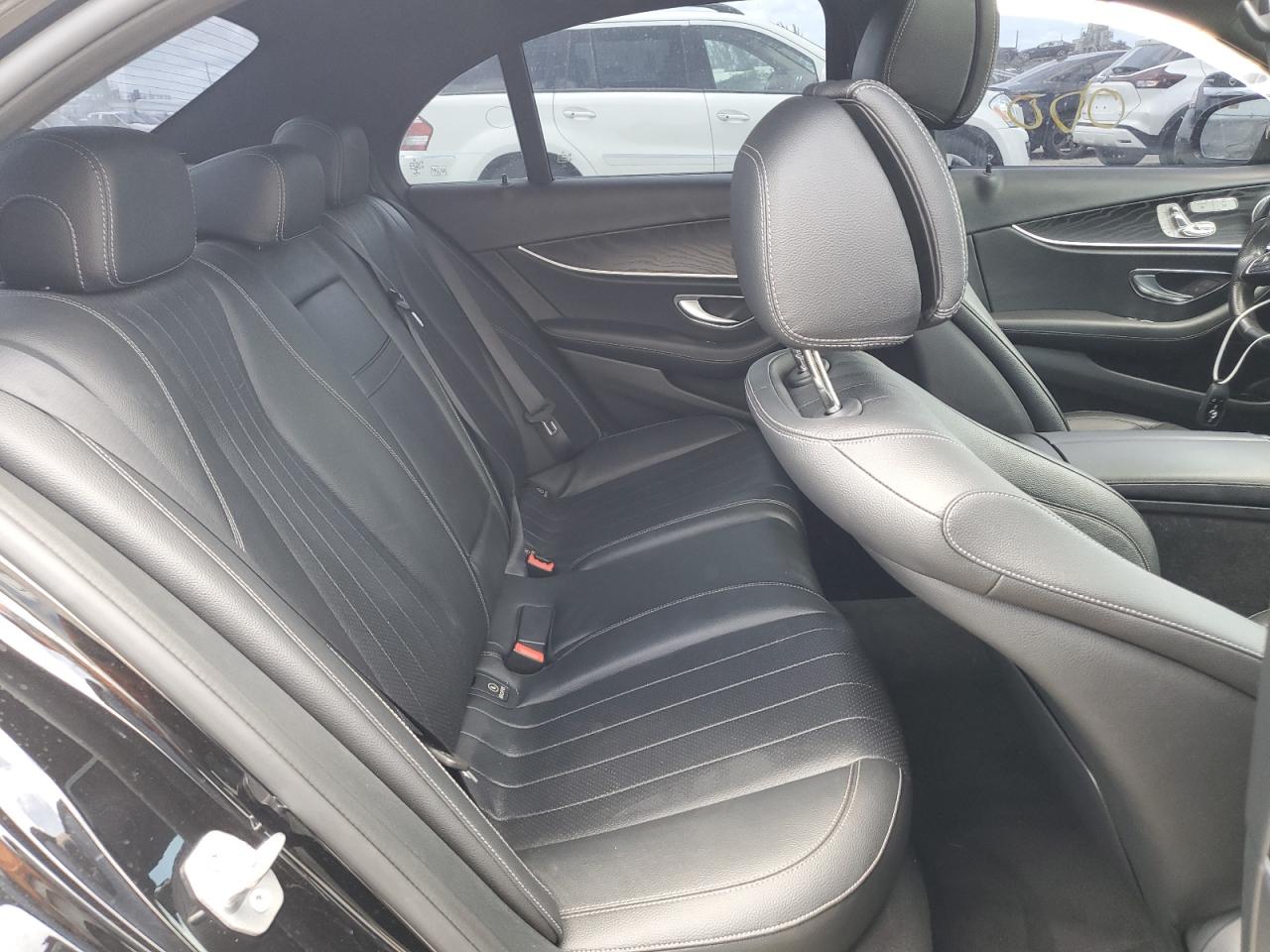 WDDZF4JB6JA338629 2018 Mercedes-Benz E 300