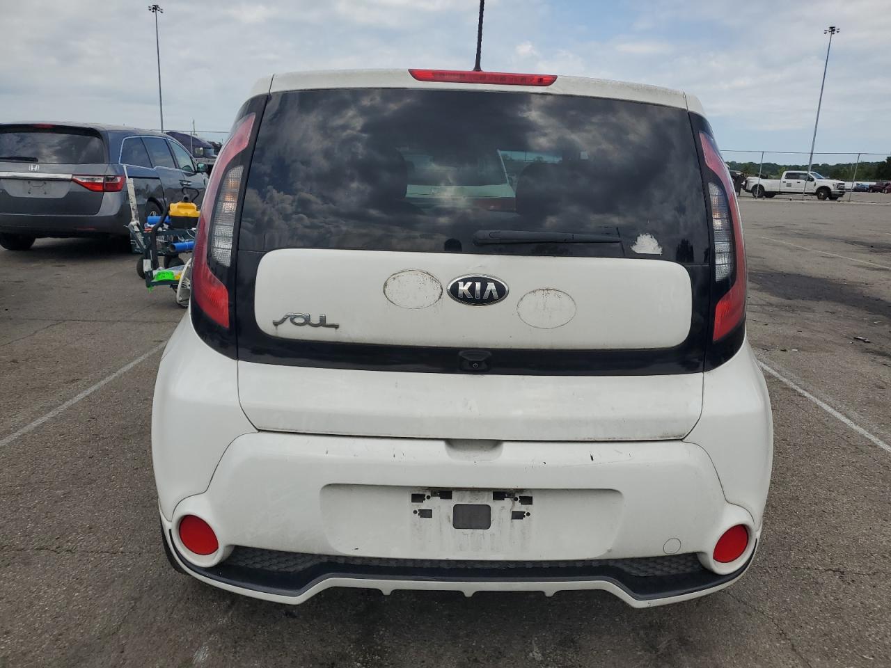 KNDJP3A51G7408861 2016 Kia Soul +