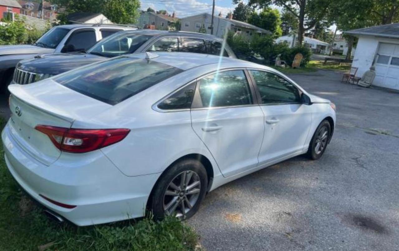 2016 Hyundai Sonata Se vin: 5NPE24AF5GH296575