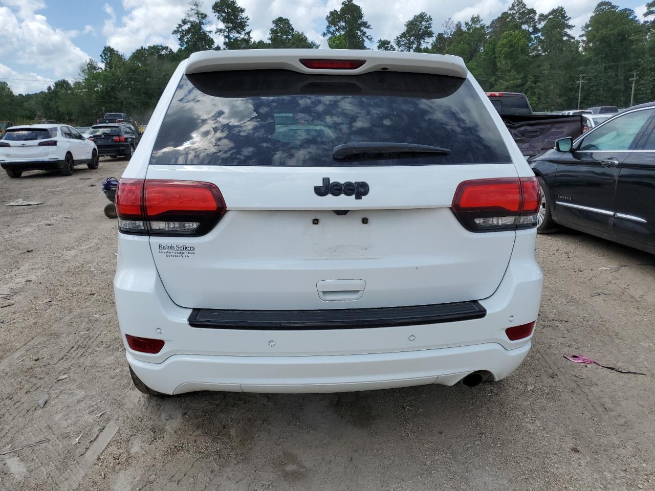 1C4RJEAG2JC429136 2018 Jeep Grand Cherokee Laredo