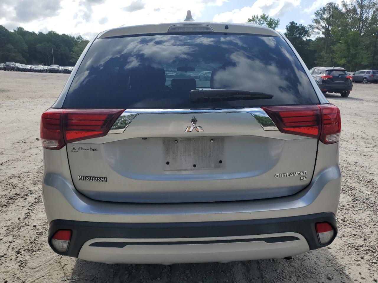 JA4AZ3A32KJ002022 2019 Mitsubishi Outlander Se