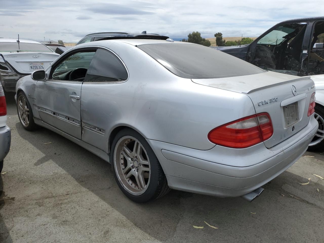 WDBLJ65G52T103563 2002 Mercedes-Benz Clk 320