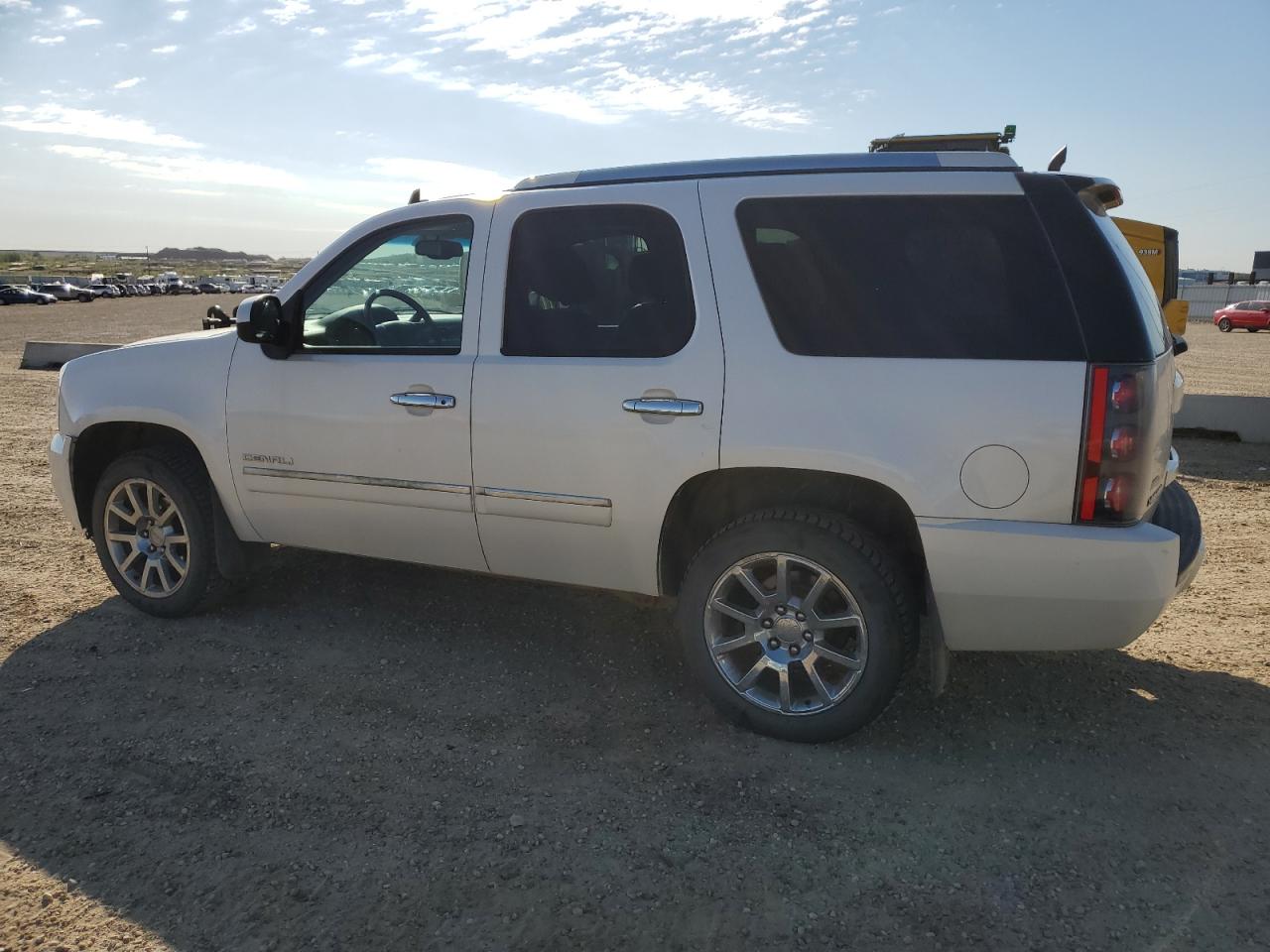 2012 GMC Yukon Denali vin: 1GKS2EEF2CR136017