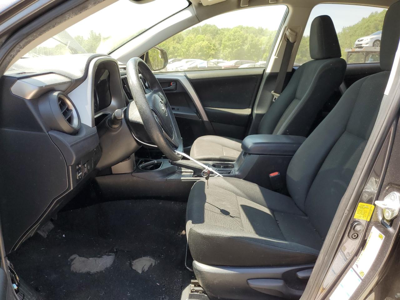 JTMBFREV7HJ710700 2017 Toyota Rav4 Le