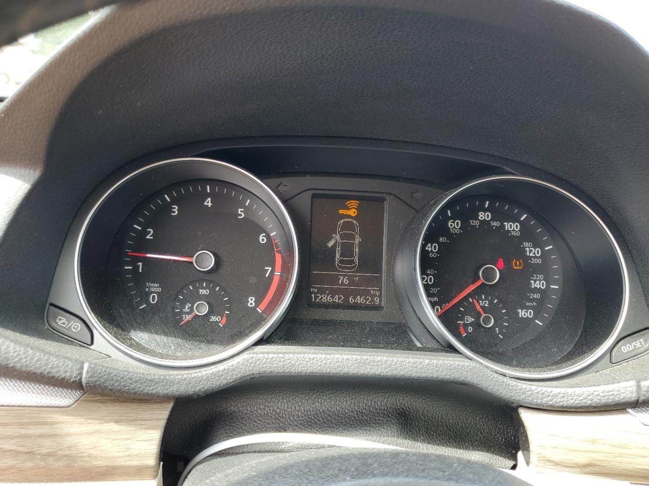 1VWBT7A30HC022086 2017 Volkswagen Passat Se