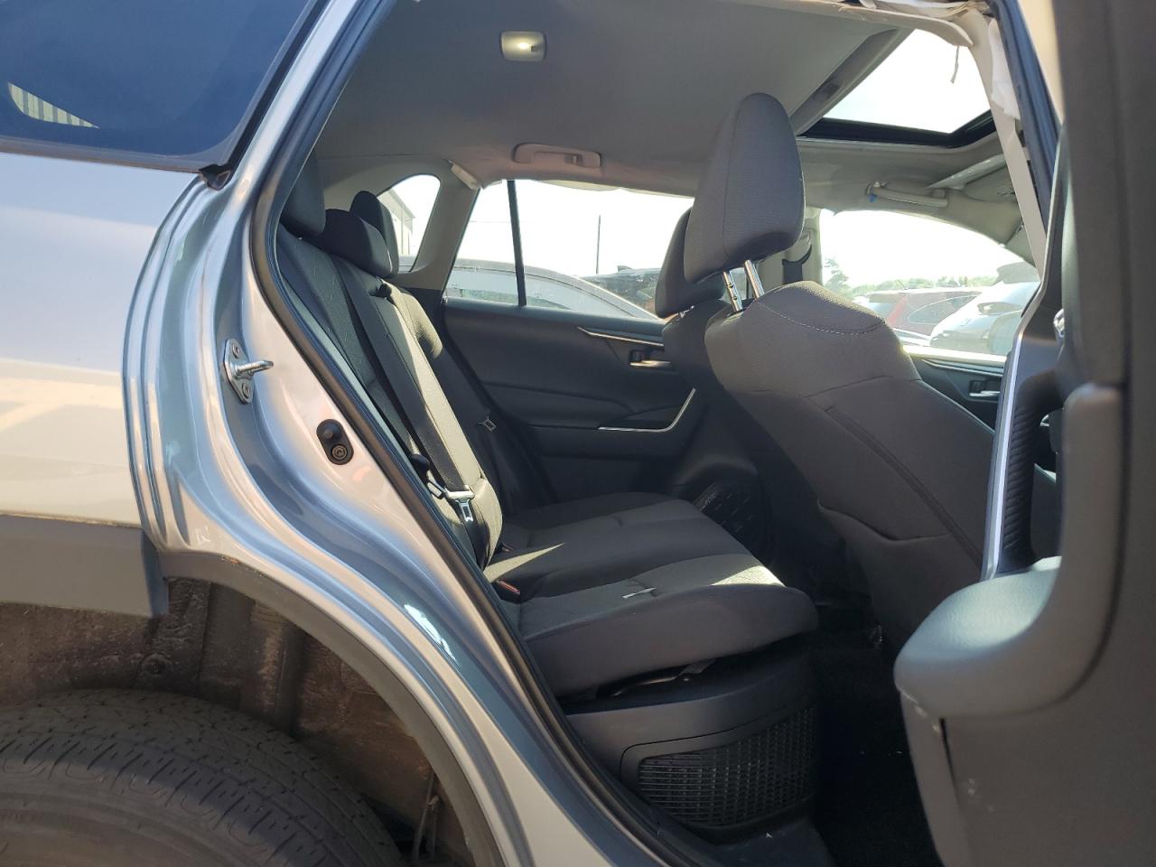 4T3RWRFV6NU075737 2022 Toyota Rav4 Xle