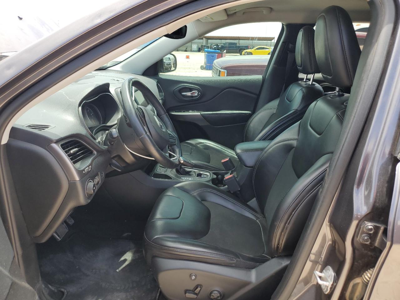 1C4PJLLB6KD307985 2019 Jeep Cherokee Latitude Plus