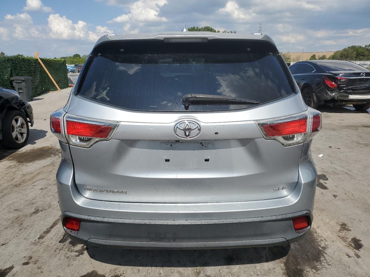 5TDKKRFH9FS040359 2015 Toyota Highlander Xle