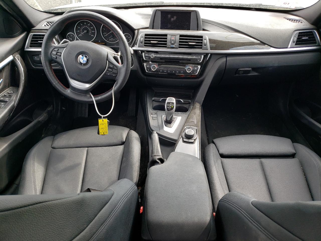 WBA8D9G51JNU66762 2018 BMW 330 Xi