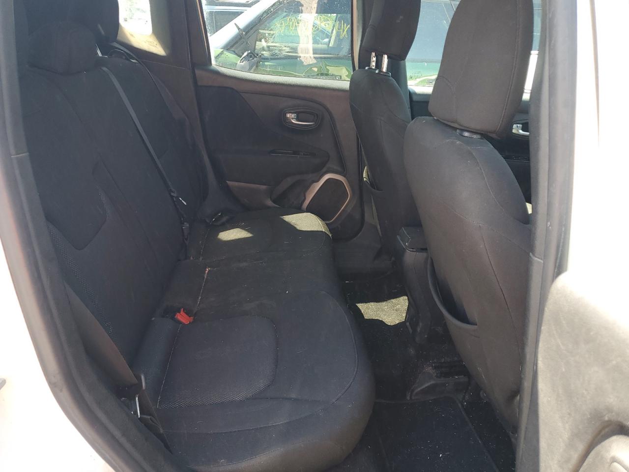 ZACCJBBT2FPB40258 2015 Jeep Renegade Latitude