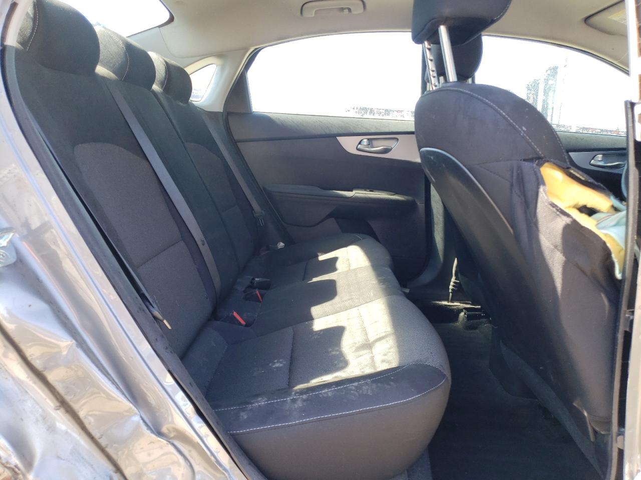 3KPF24AD5NE461657 2022 Kia Forte Fe