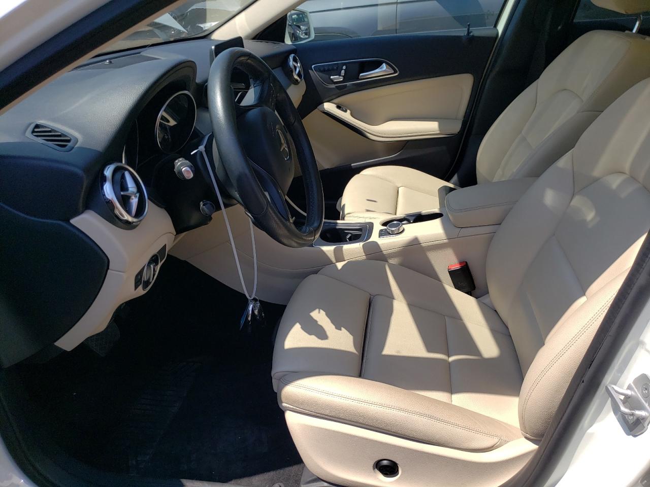 WDCTG4GBXJJ389646 2018 Mercedes-Benz Gla 250 4Matic