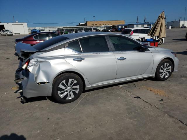 1N4BL4BVXRN343209 Nissan Altima S 3