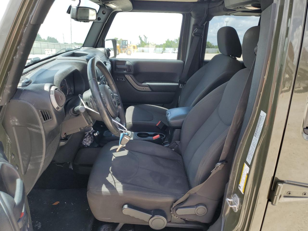 1C4BJWDG8FL669835 2015 Jeep Wrangler Unlimited Sport