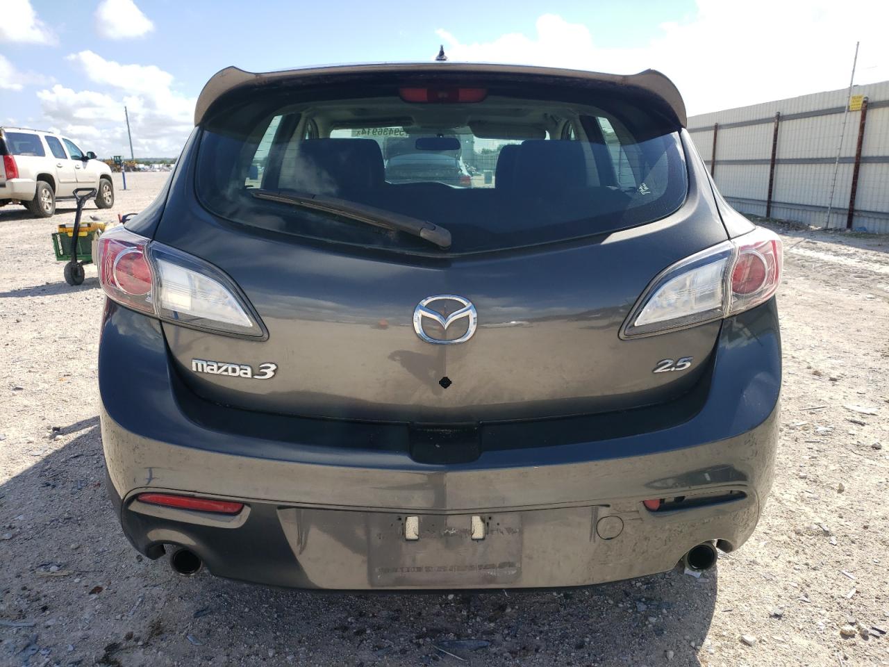JM1BL1K55B1384028 2011 Mazda 3 S