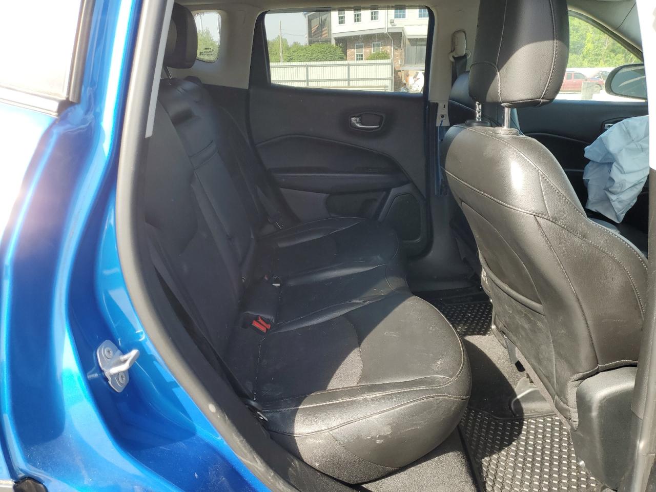 3C4NJDBB8KT683922 2019 Jeep Compass Latitude