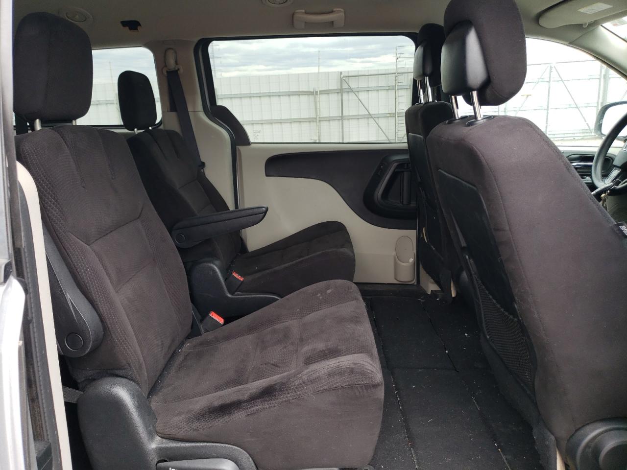 2C4RDGCG5ER262073 2014 Dodge Grand Caravan Sxt