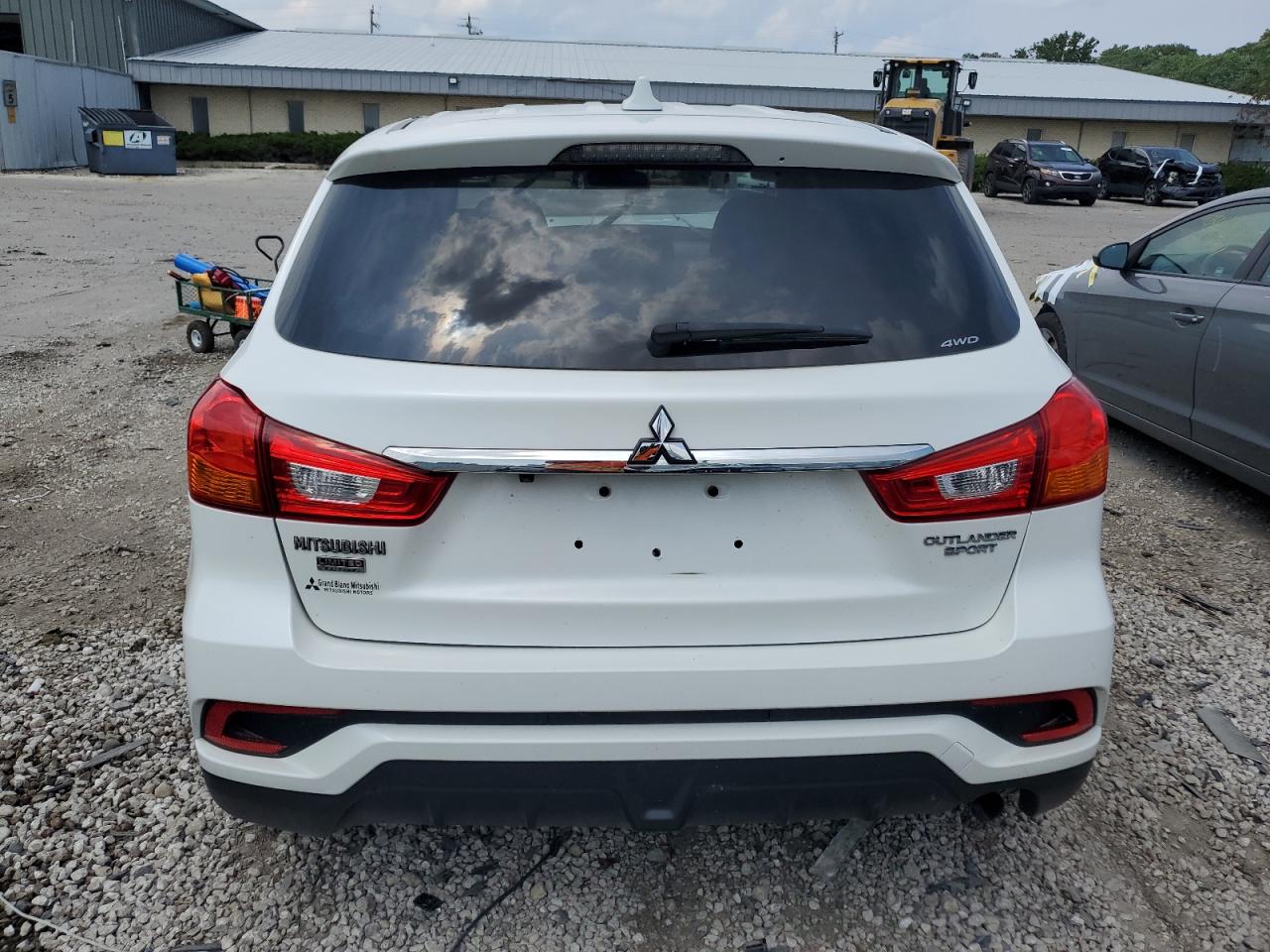 2018 Mitsubishi Outlander Sport Es vin: JA4AR3AU5JU015269