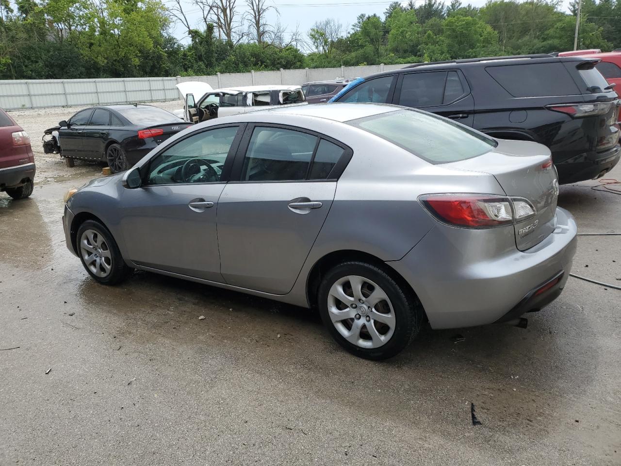 JM1BL1UG2B1378590 2011 Mazda 3 I