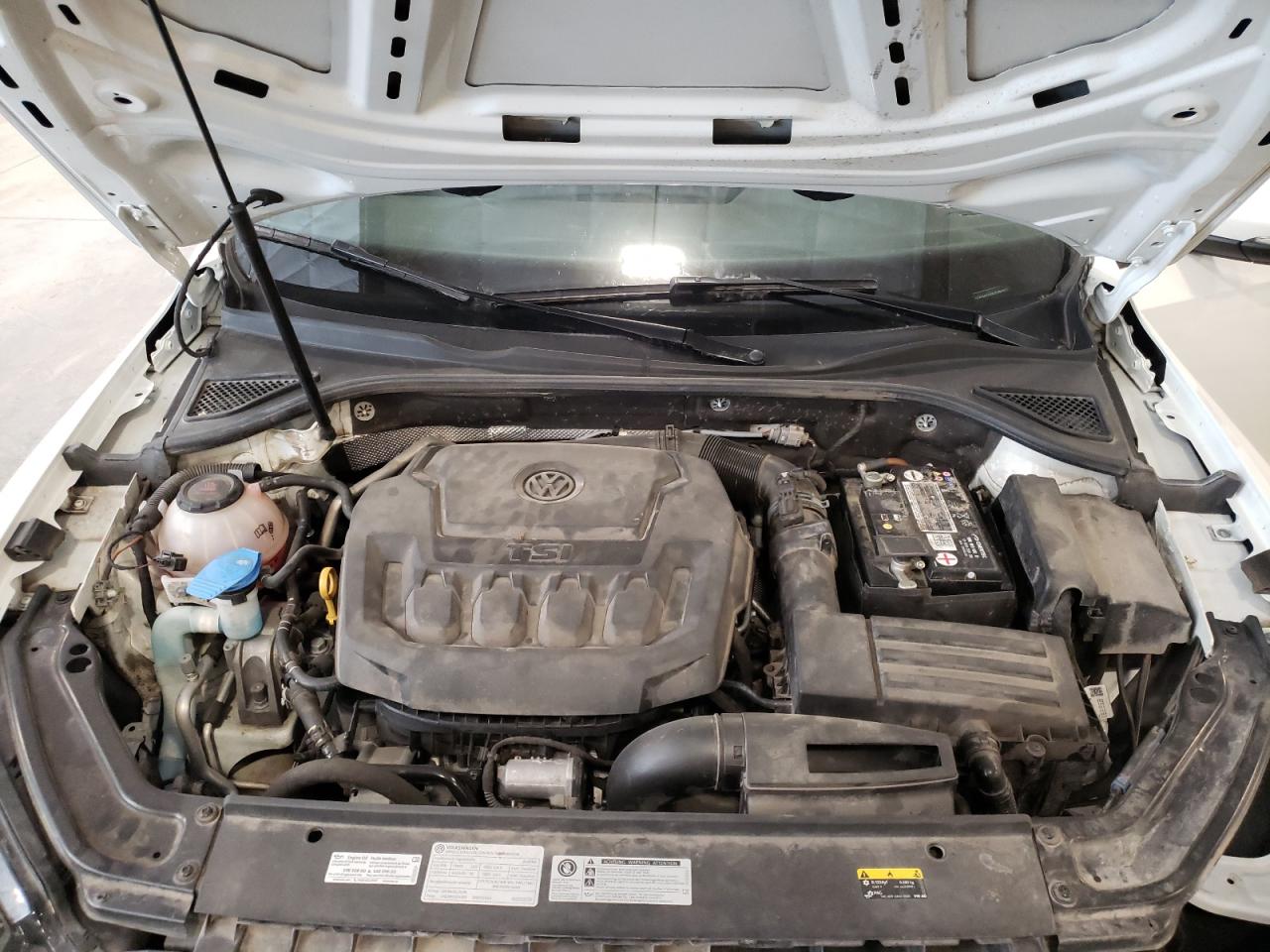 1VWAA7A3XJC052333 2018 Volkswagen Passat S