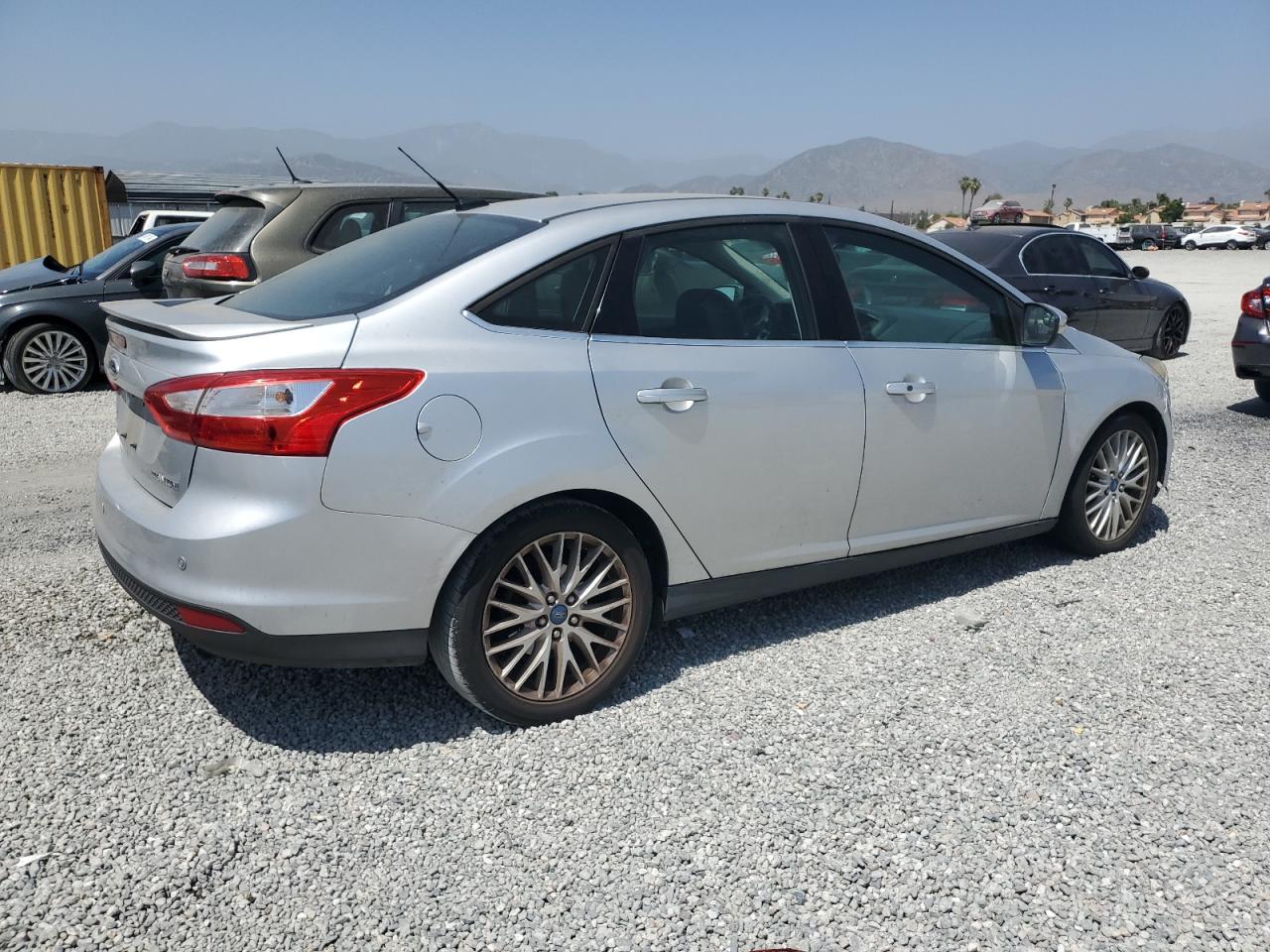 2013 Ford Focus Titanium vin: 1FADP3J23DL222721