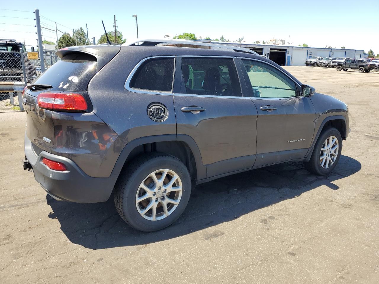 1C4PJMCS0GW301049 2016 Jeep Cherokee Latitude