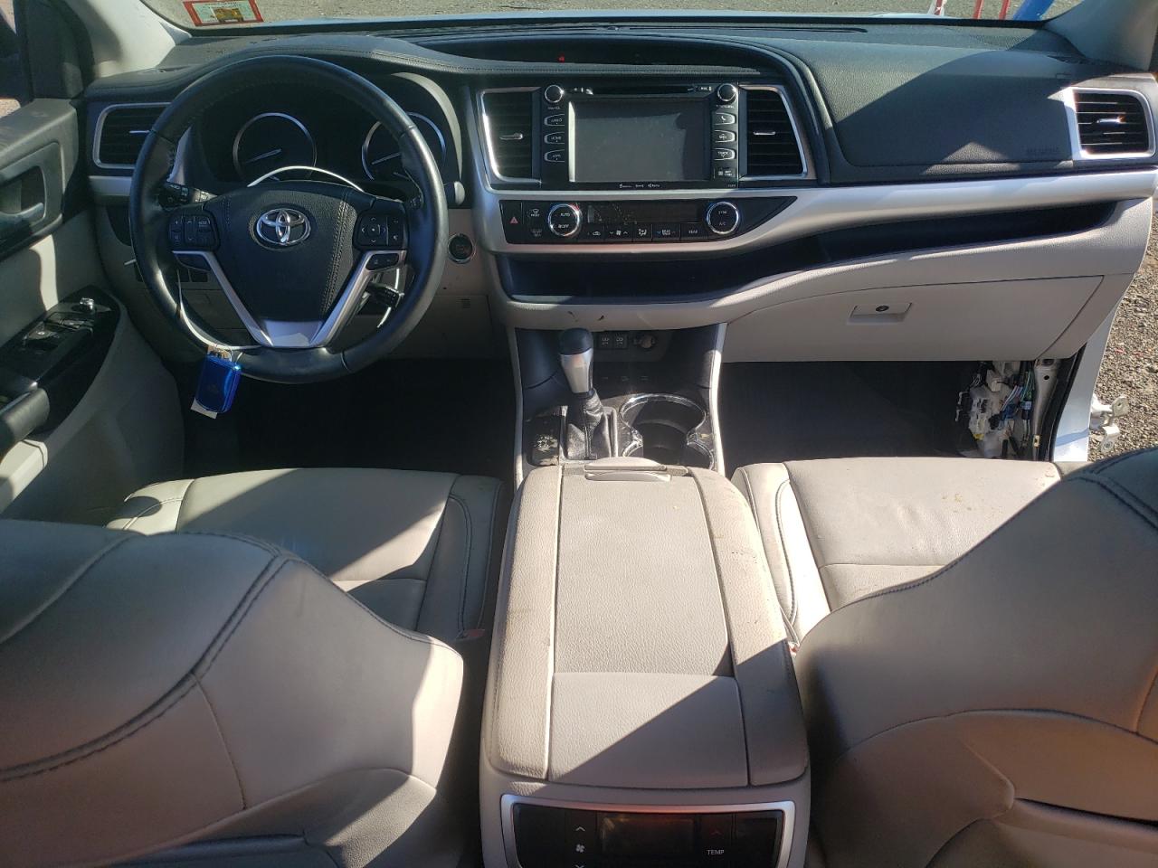 5TDJZRFH8JS899345 2018 Toyota Highlander Se