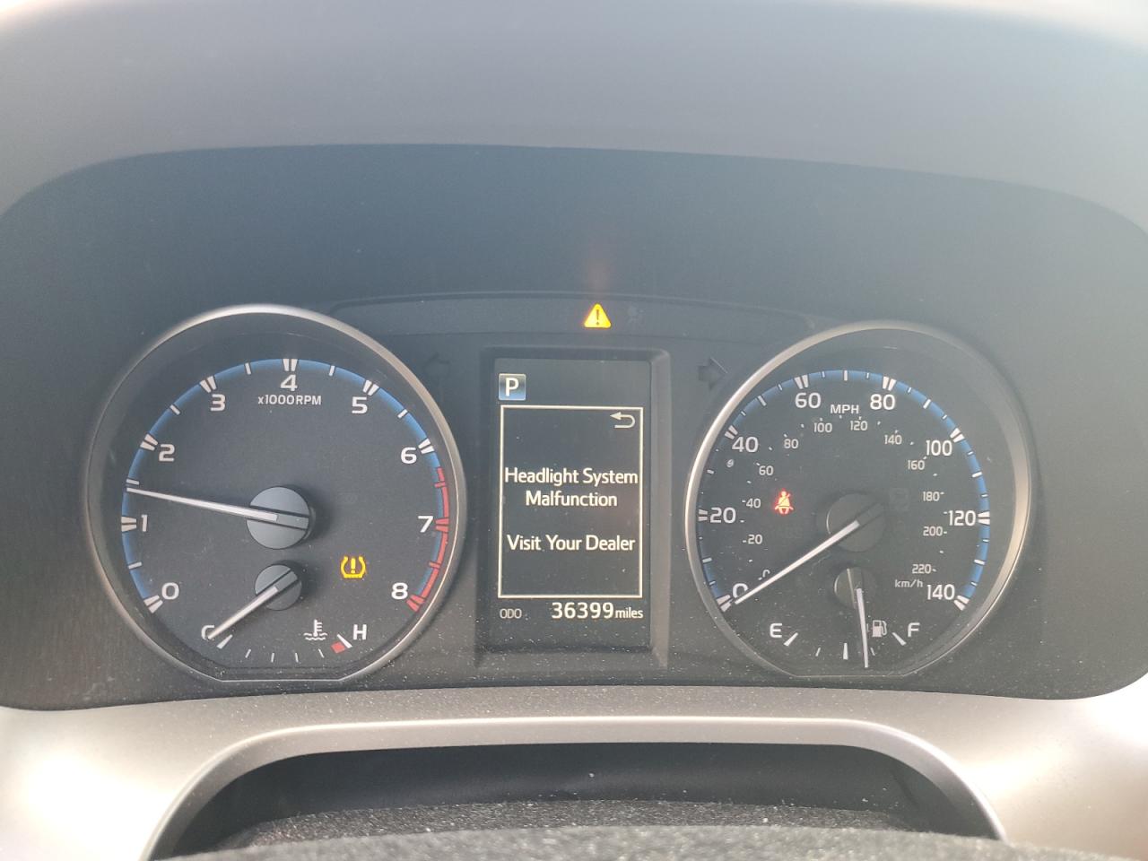 JTMZFREV3HD104498 2017 Toyota Rav4 Le