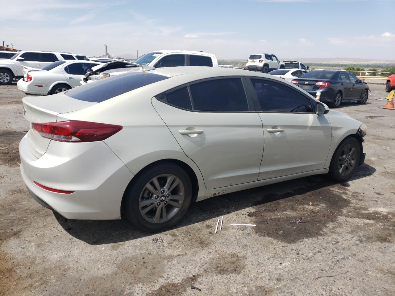 2018 Hyundai Elantra Sel vin: KMHD84LF7JU590656