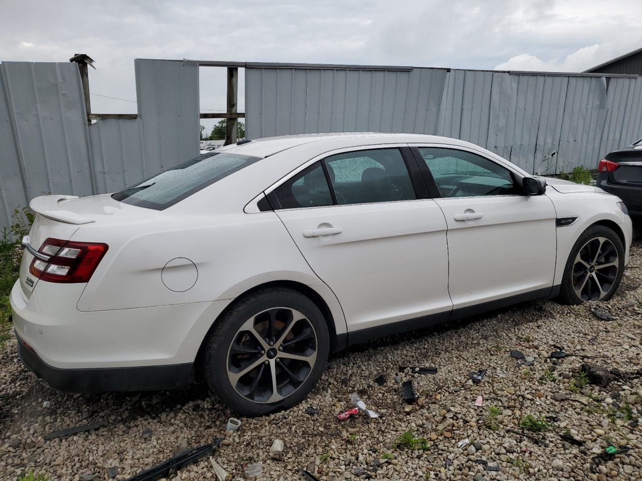 1FAHP2KT0FG158913 2015 Ford Taurus Sho