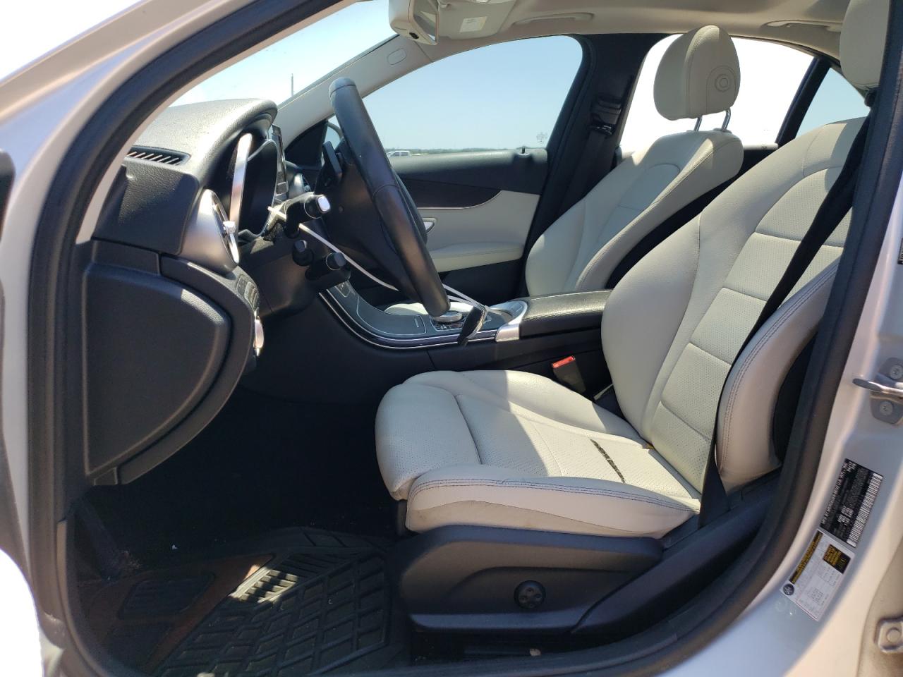 55SWF4JBXHU225814 2017 Mercedes-Benz C 300