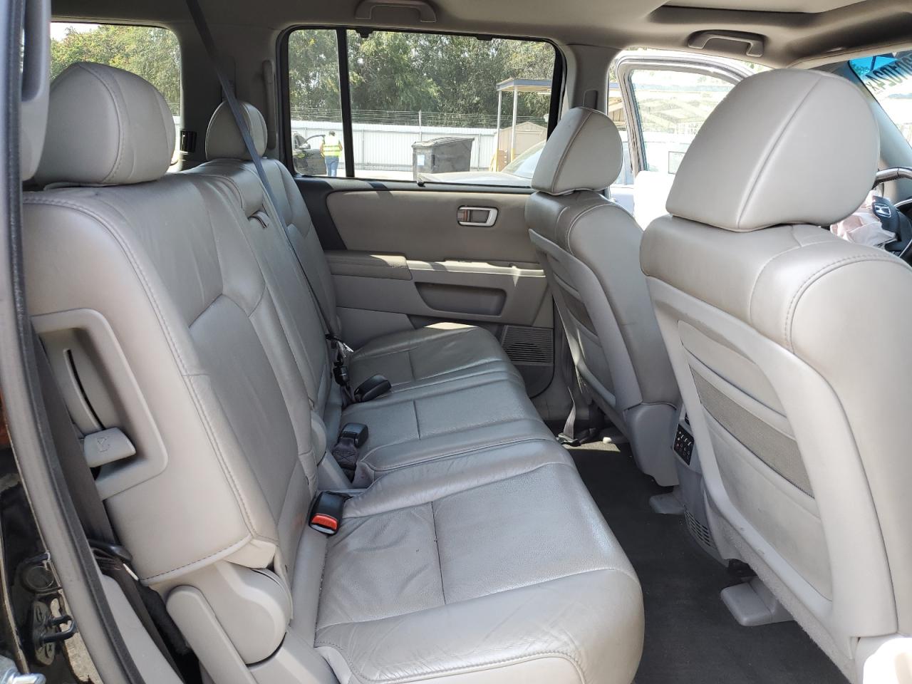 5FNYF3H96BB044563 2011 Honda Pilot Touring