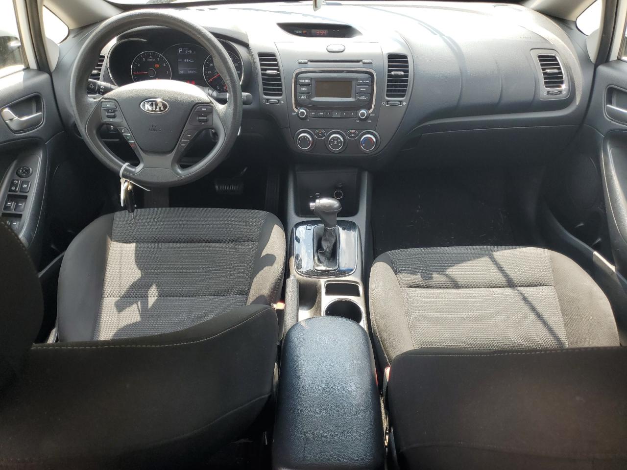 3KPFK4A7XHE108135 2017 Kia Forte Lx