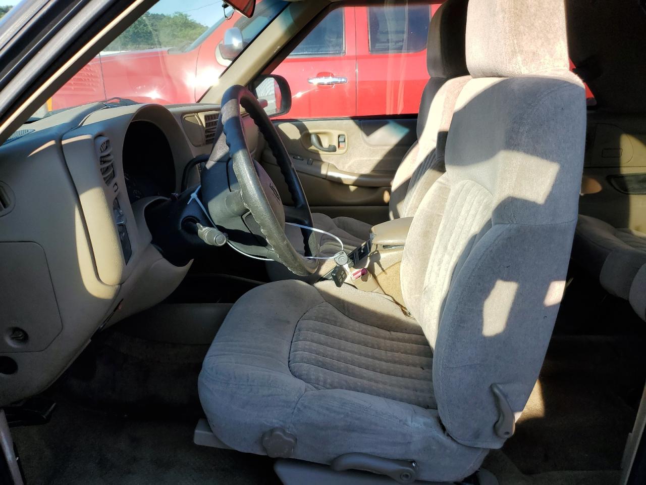 1GNCS18W7YK244399 2000 Chevrolet Blazer