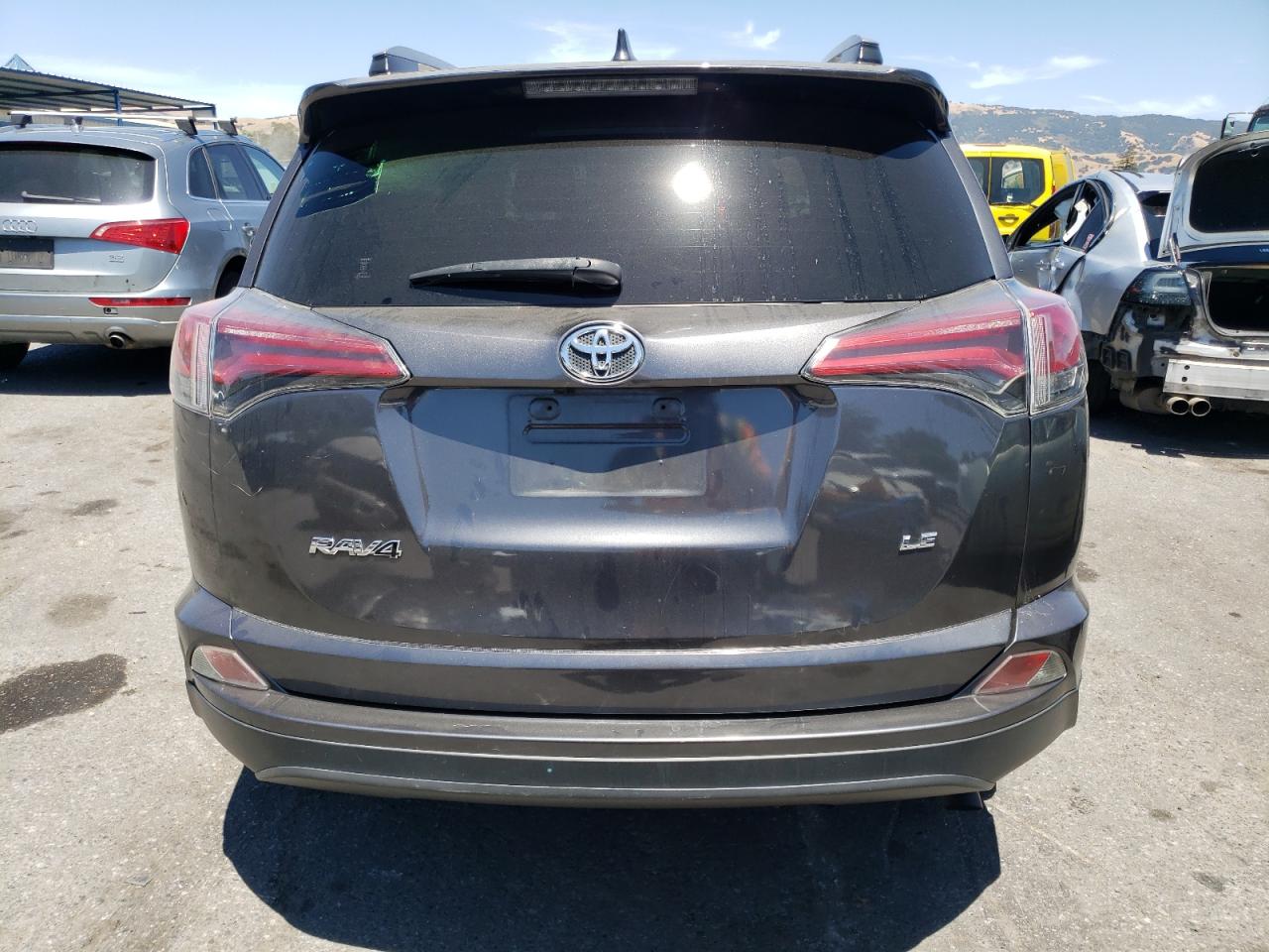 JTMZFREVXHJ125530 2017 Toyota Rav4 Le