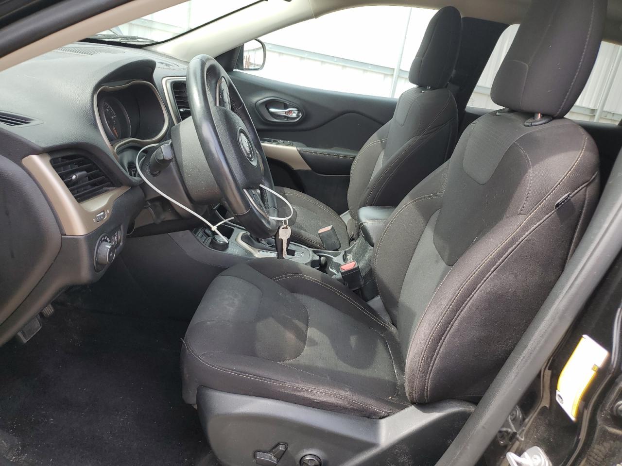 1C4PJMCS5HW622635 2017 Jeep Cherokee Latitude