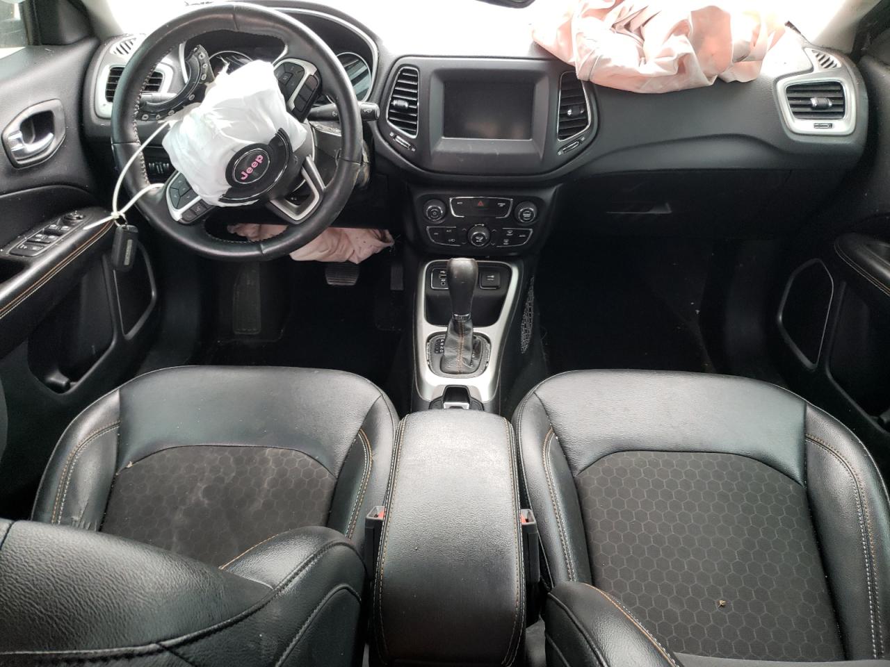 3C4NJCBB4KT637532 2019 Jeep Compass Latitude