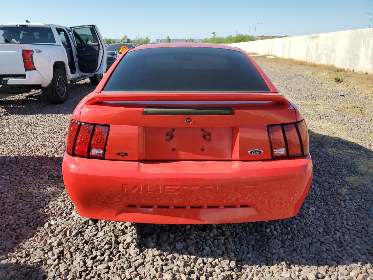 1FAFP404XYF148445 2000 Ford Mustang