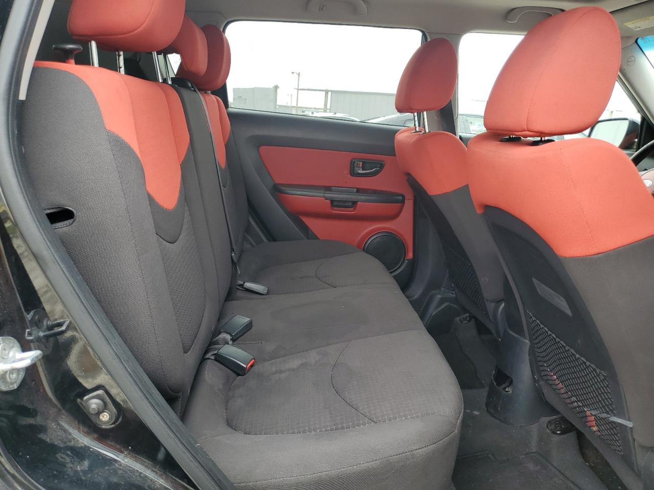 KNDJT2A22B7240118 2011 Kia Soul +