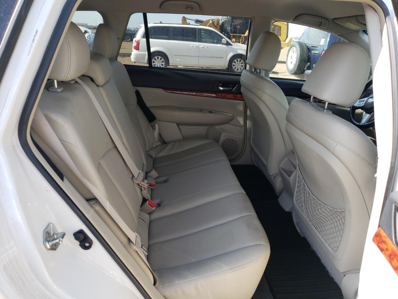 4S4BRDJC4B2381076 2011 Subaru Outback 3.6R Limited