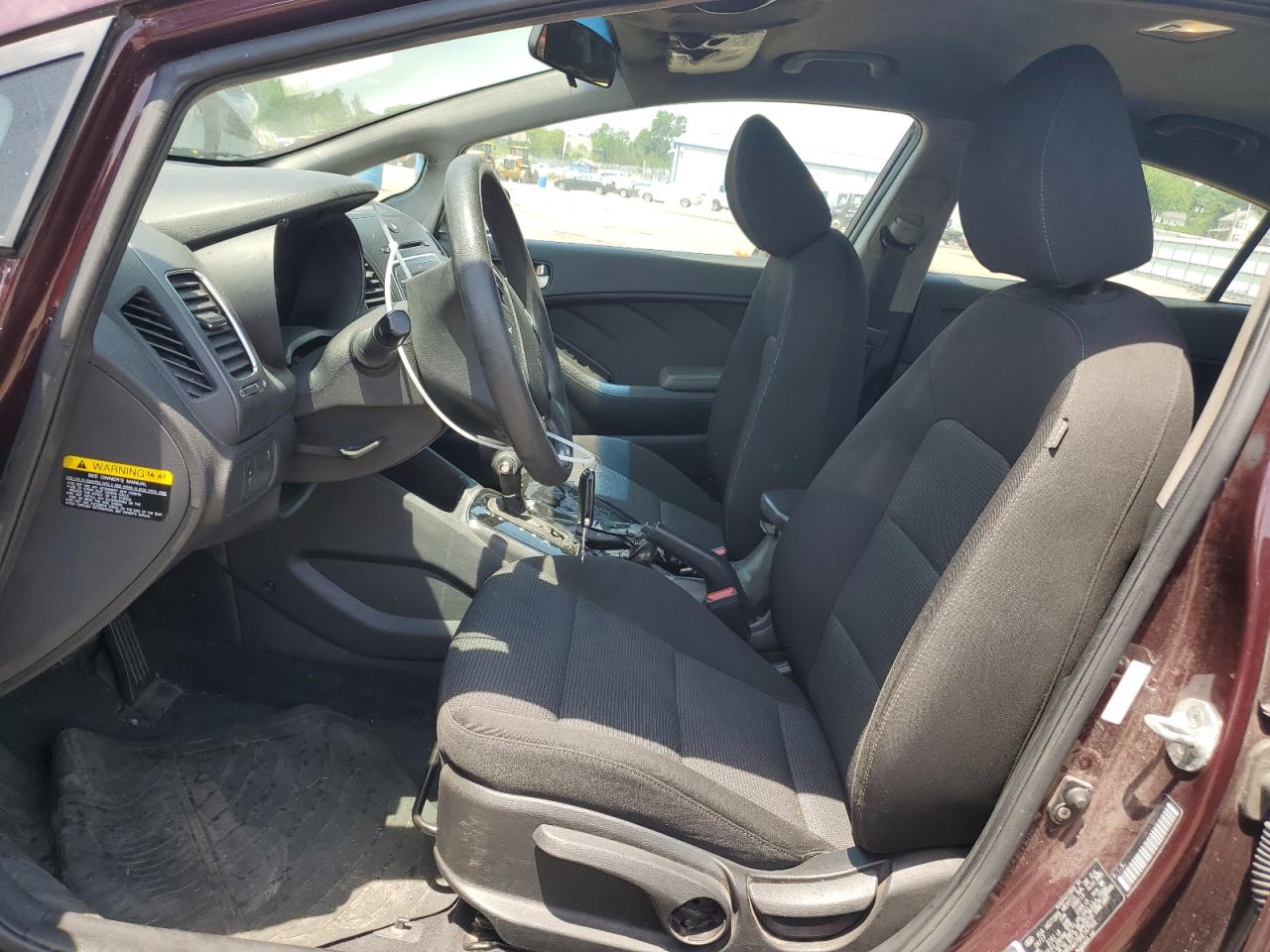 3KPFK4A75HE147022 2017 Kia Forte Lx