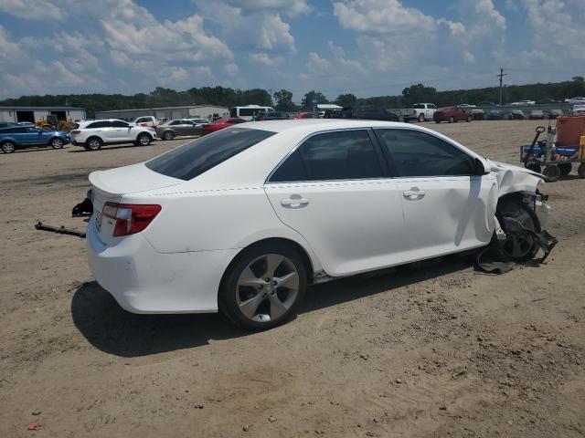 VIN 4T1BF1FK6EU799591 2014 Toyota Camry, L no.3