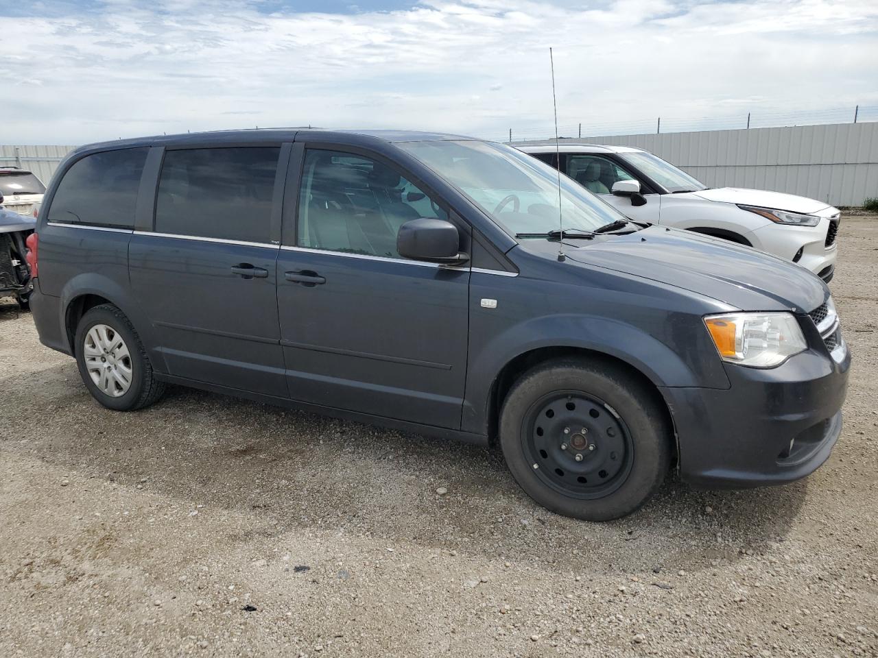 2C4RDGBG1ER196834 2014 Dodge Grand Caravan Se