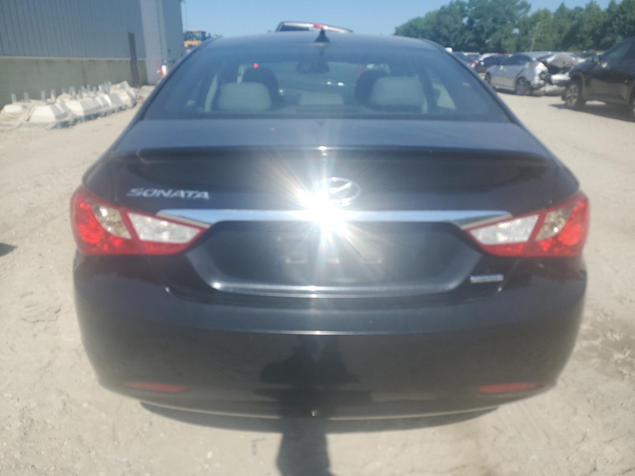 5NPEC4AC5BH141262 2011 Hyundai Sonata Se