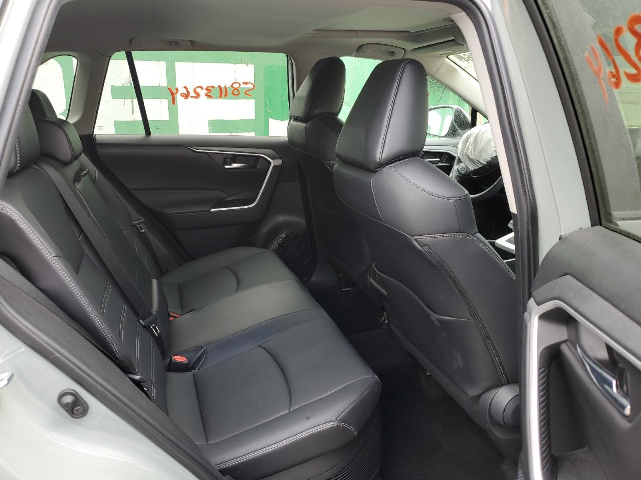 4T3B6RFV1NU099140 2022 Toyota Rav4 Xle Premium